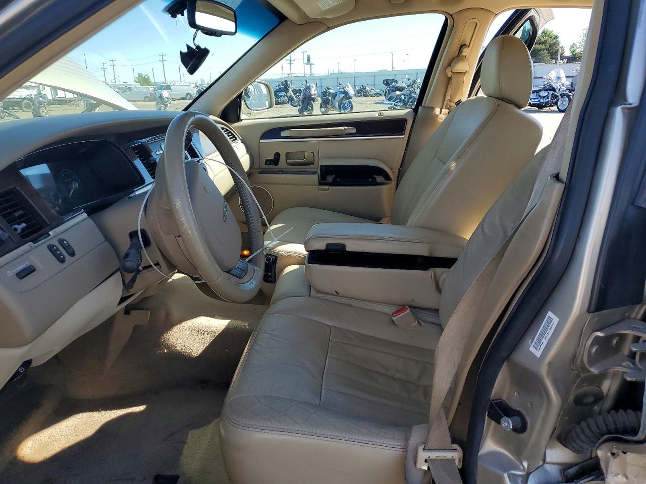 2007 LINCOLN TOWNCAR