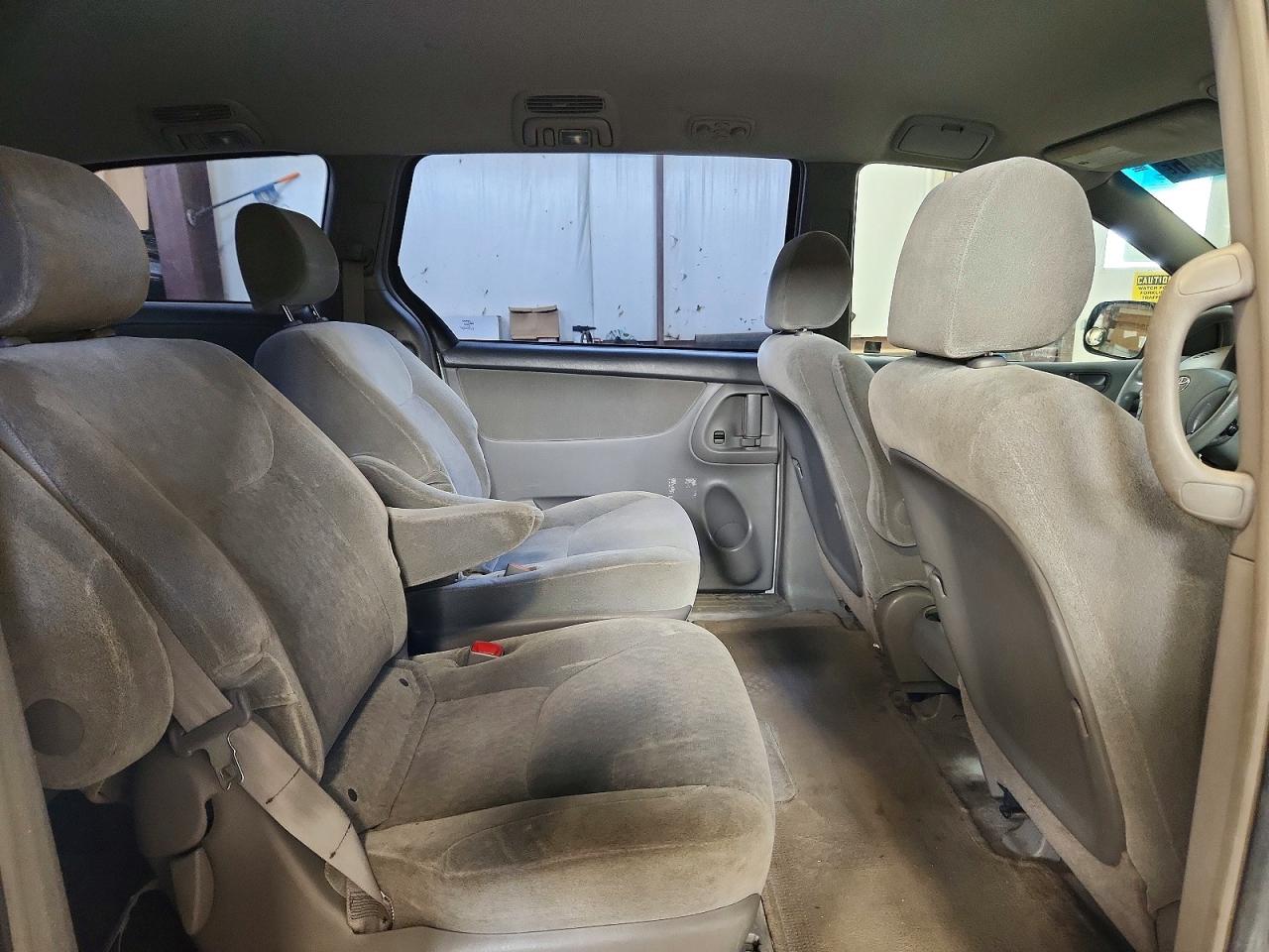 2005 TOYOTA SIENNA