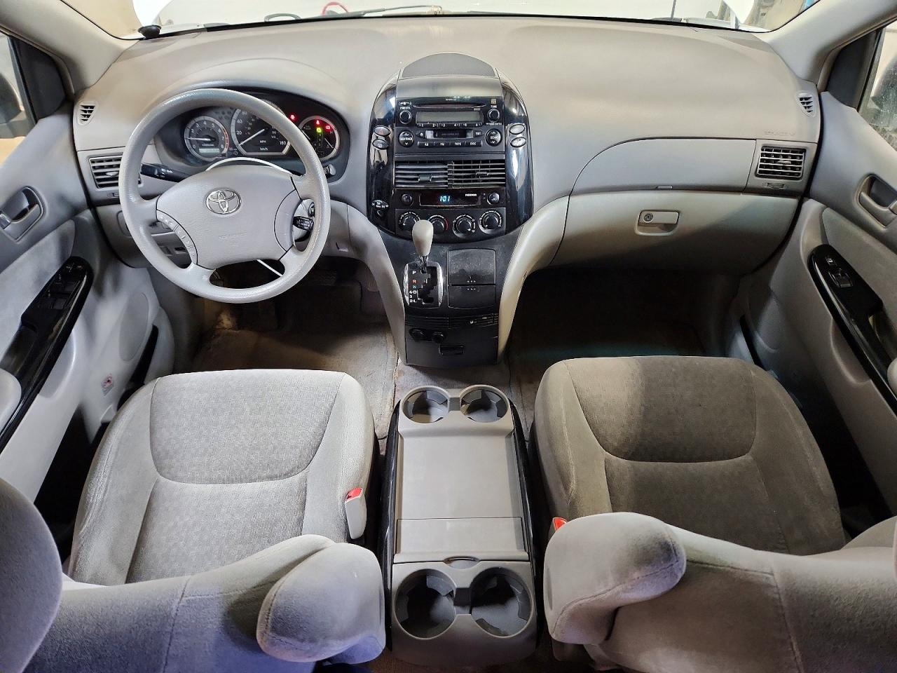 2005 TOYOTA SIENNA