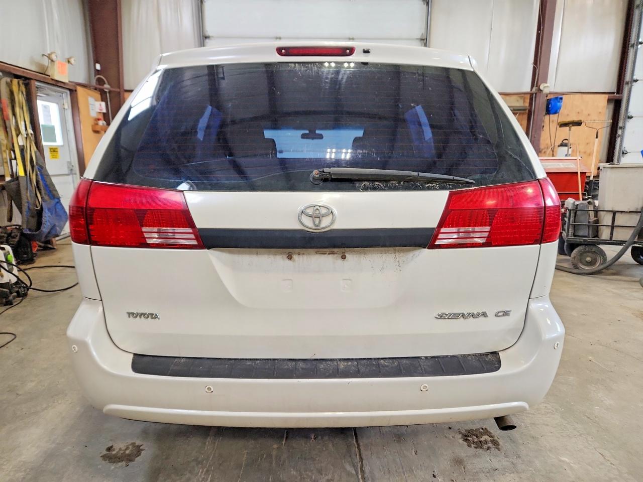 2005 TOYOTA SIENNA
