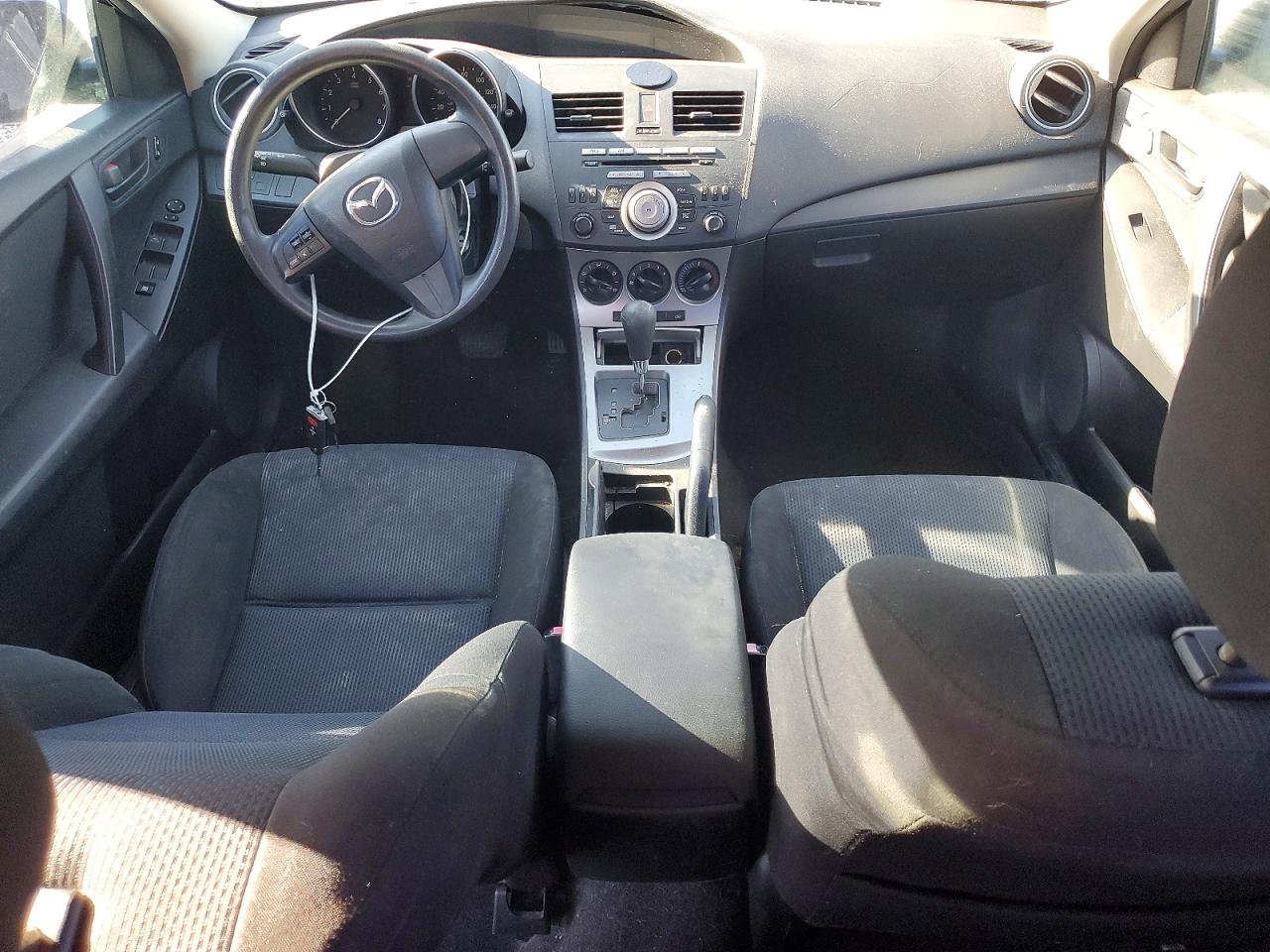 2011 MAZDA 3