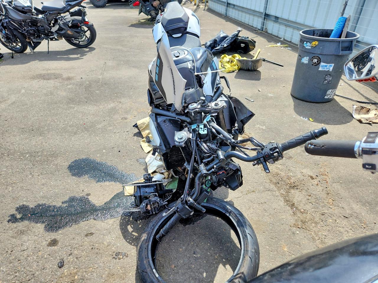 2025 KAWASAKI Z/ZR 1000