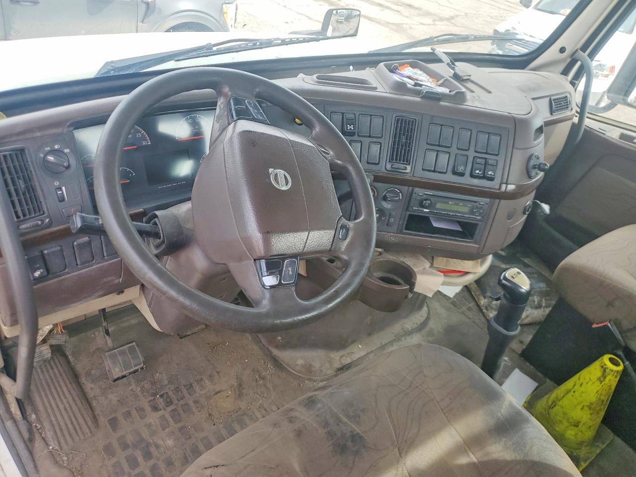 2014 VOLV VN