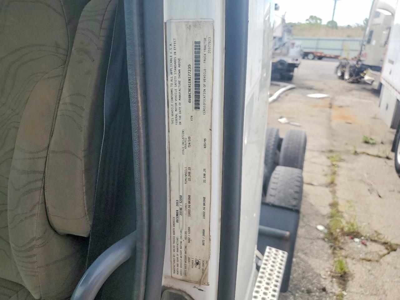 2014 VOLV VN