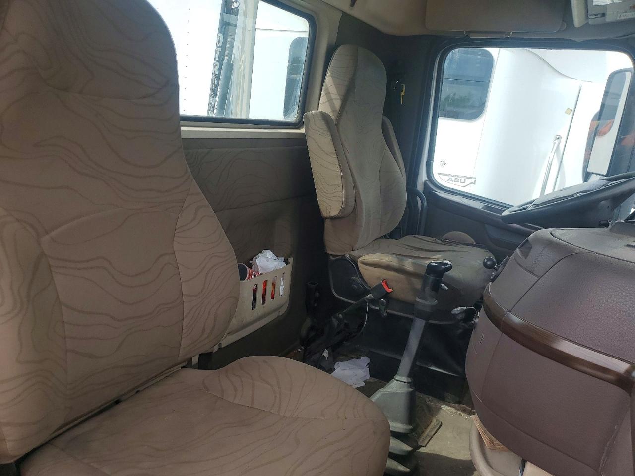 2014 VOLV VN