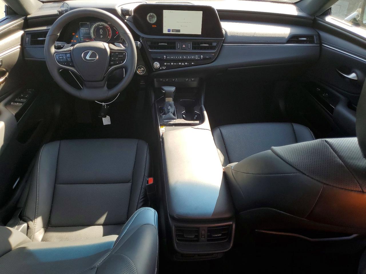 2025 LEXUS ES300