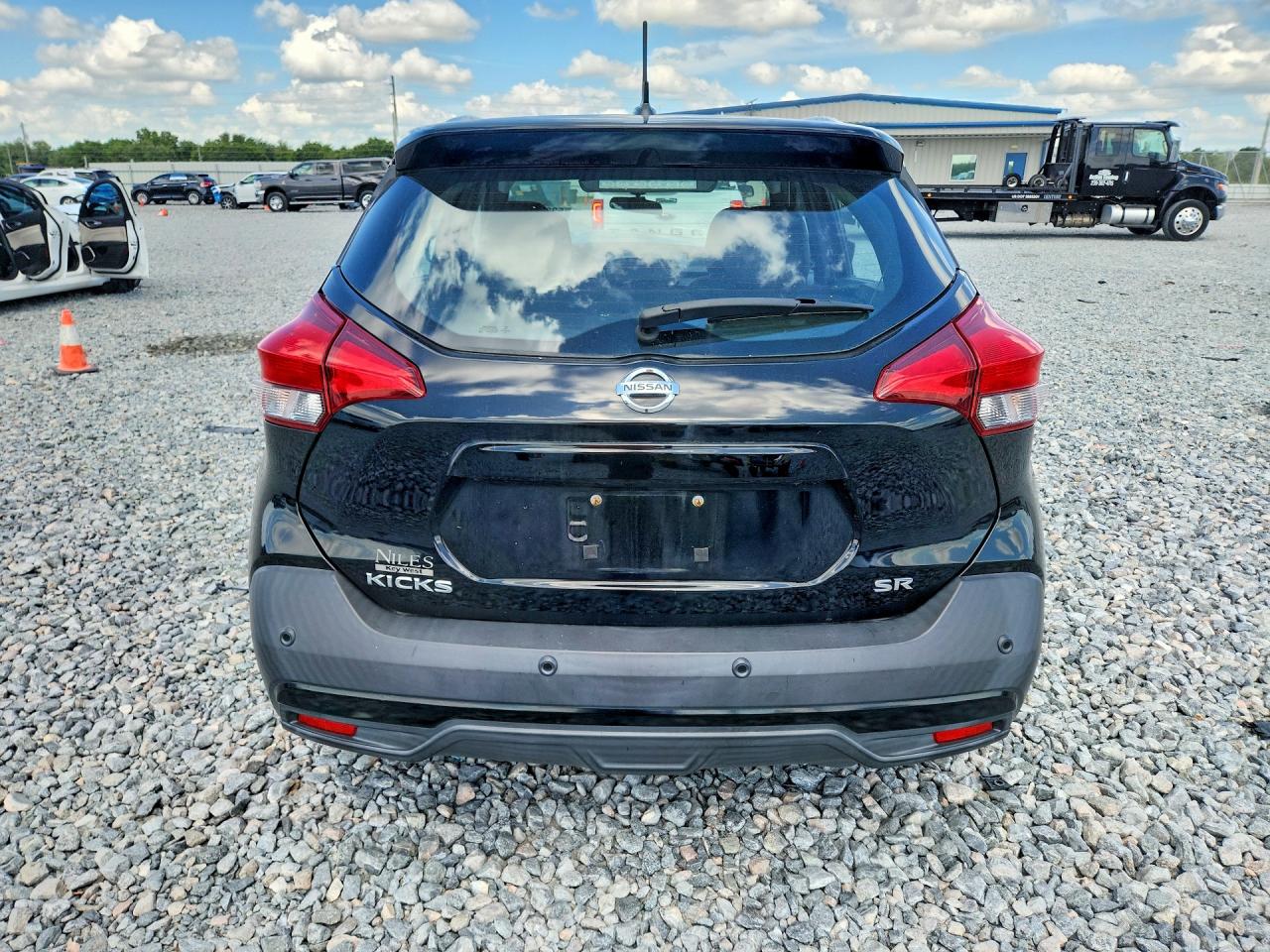 2020 NISSAN KICKS