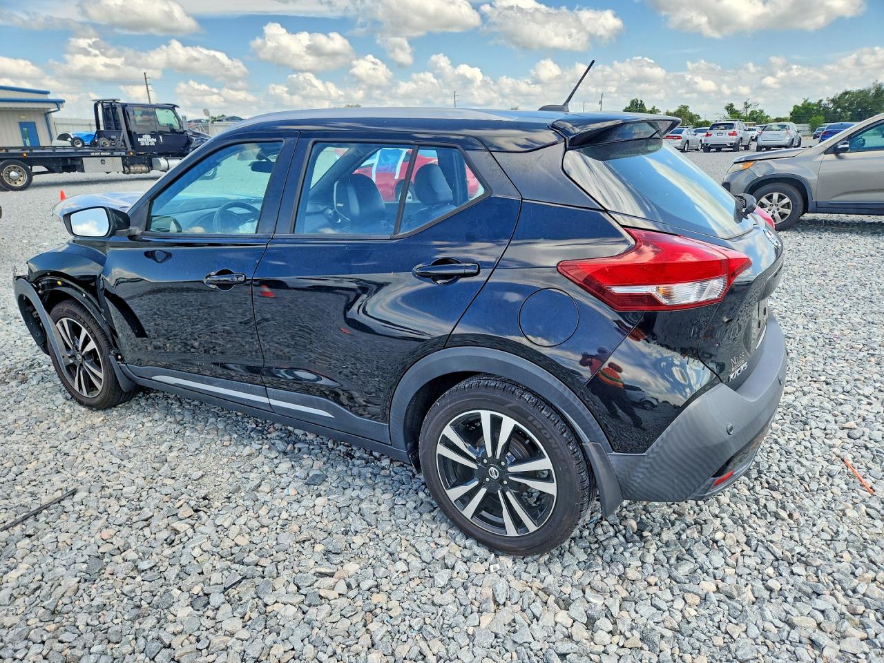 2020 NISSAN KICKS