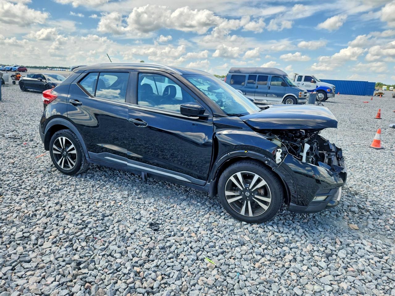 2020 NISSAN KICKS