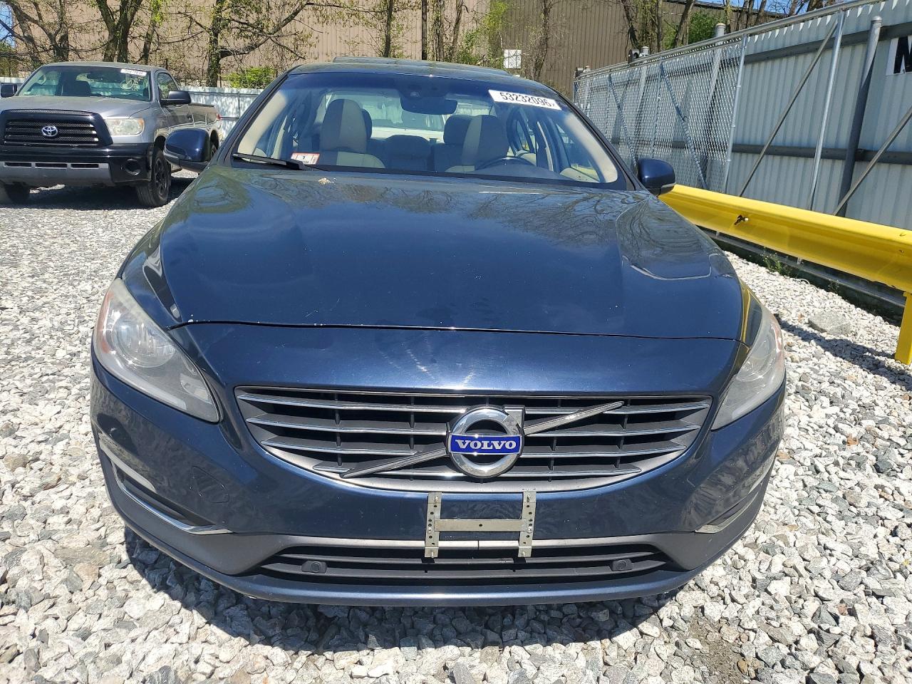 2015 VOLVO S60