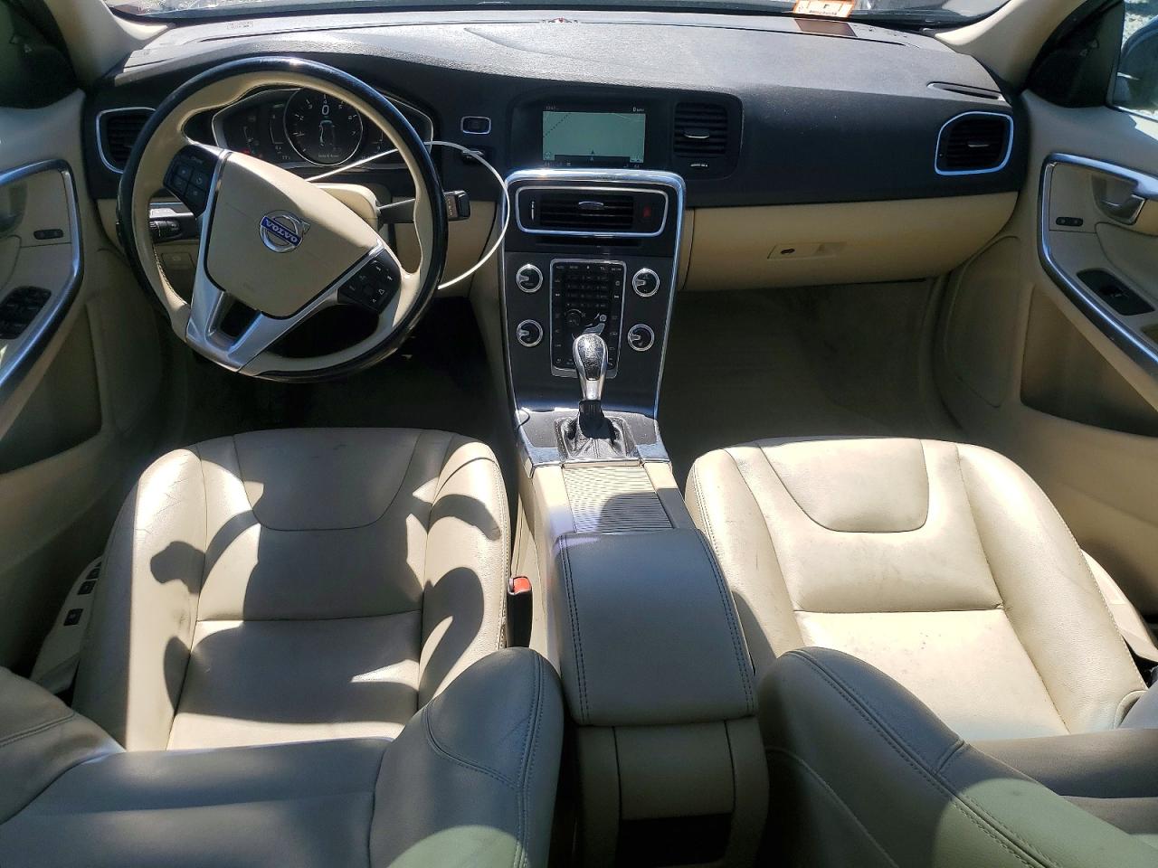 2015 VOLVO S60