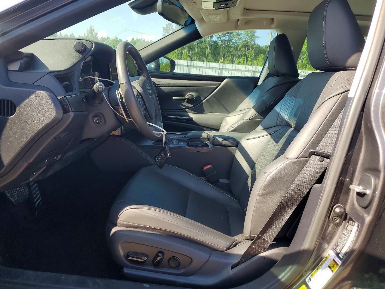2022 LEXUS ES350