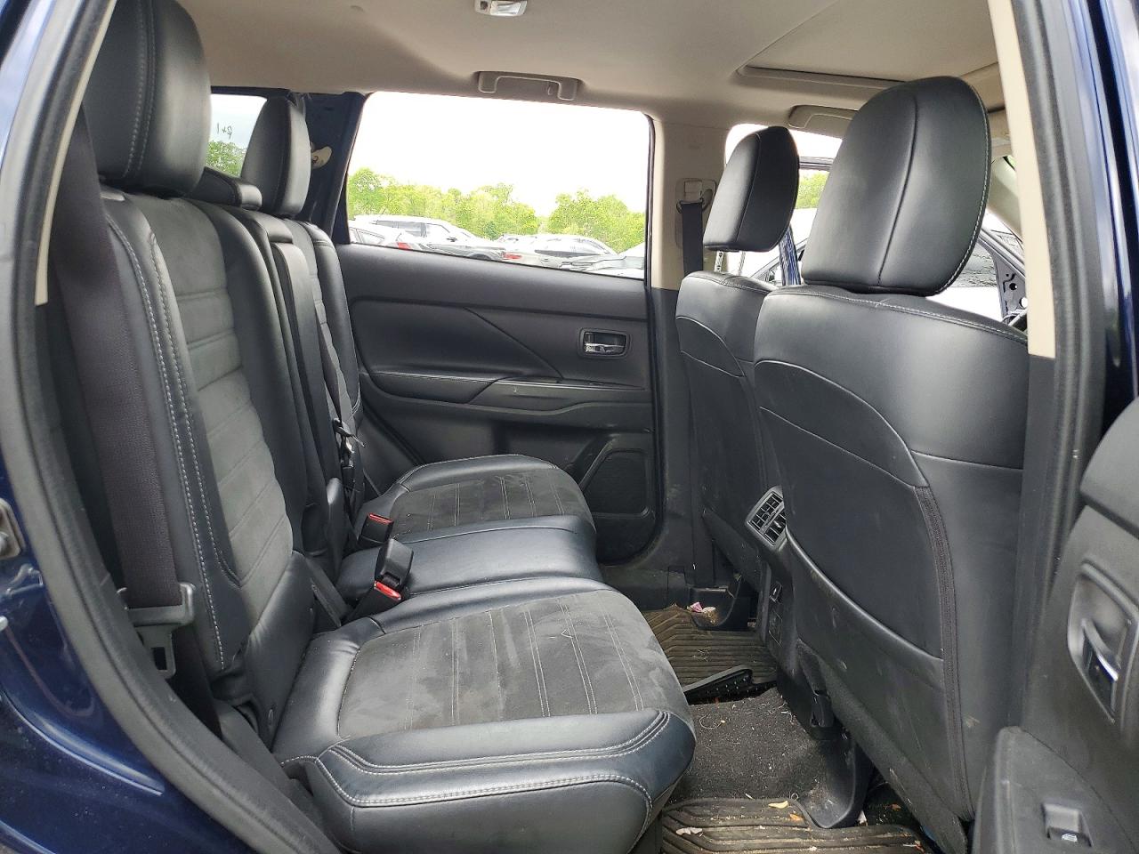 2019 MITSUBISHI OUTLANDER