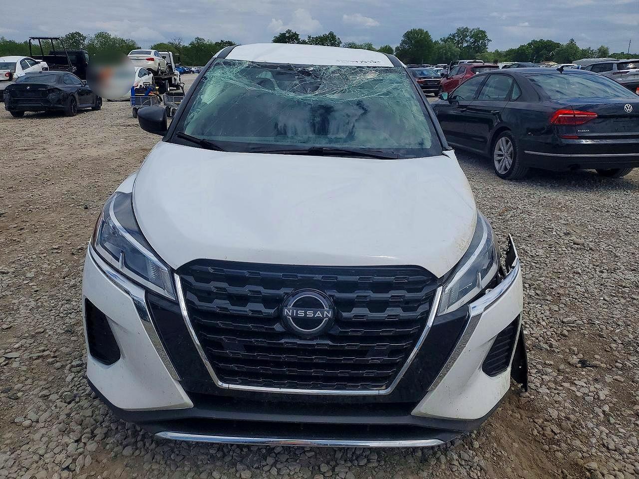 2023 NISSAN KICKS
