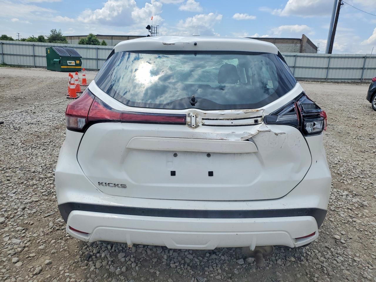2023 NISSAN KICKS