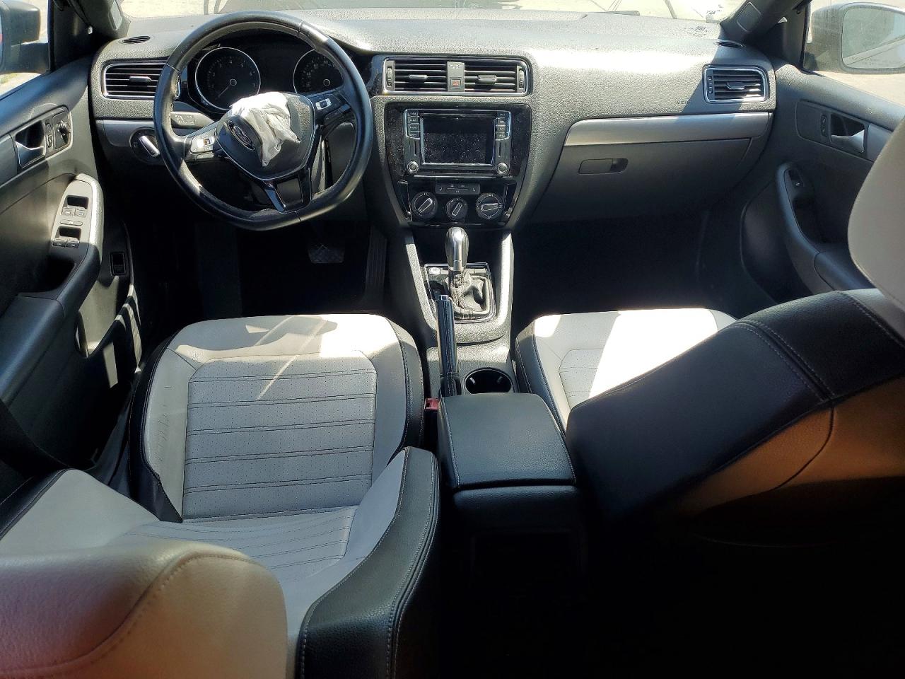2016 VOLKSWAGEN JETTA