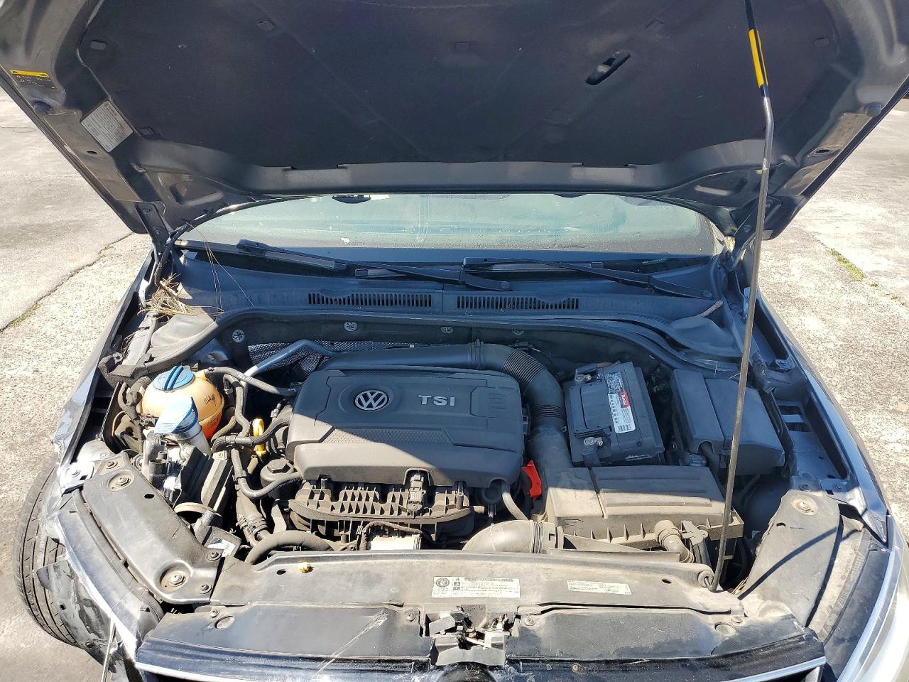 2016 VOLKSWAGEN JETTA