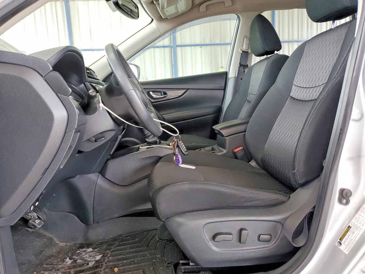 2017 NISSAN ROGUE