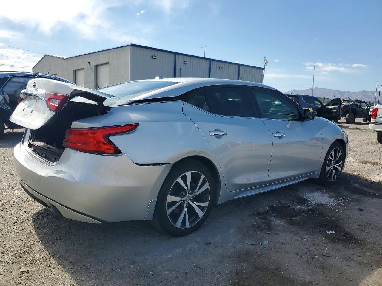 2017 NISSAN MAXIMA