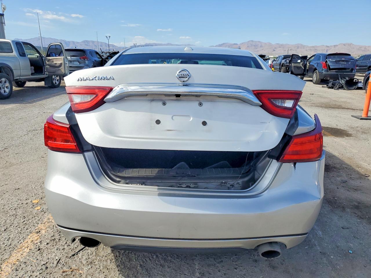 2017 NISSAN MAXIMA