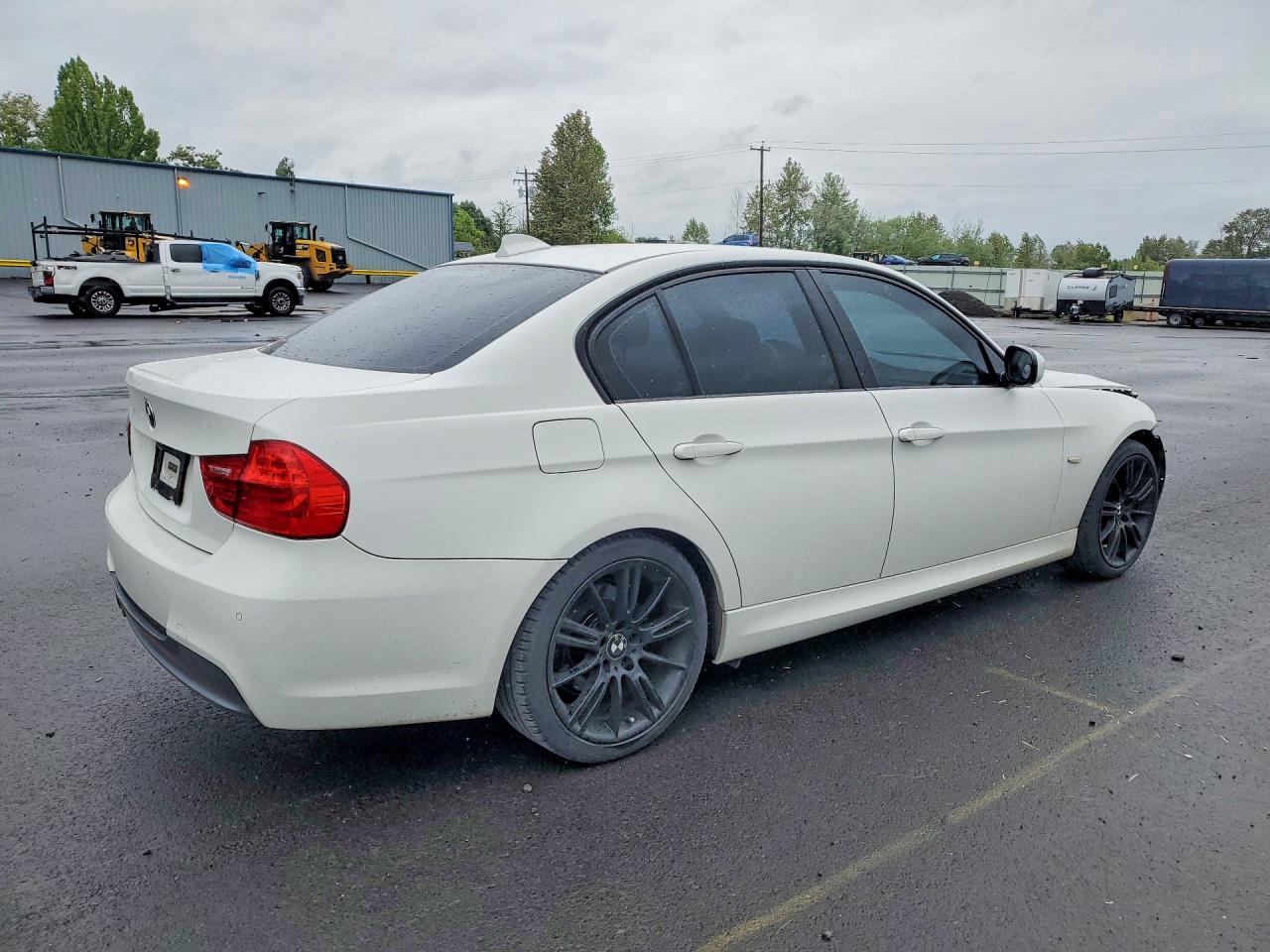 2011 BMW 3 SERIES