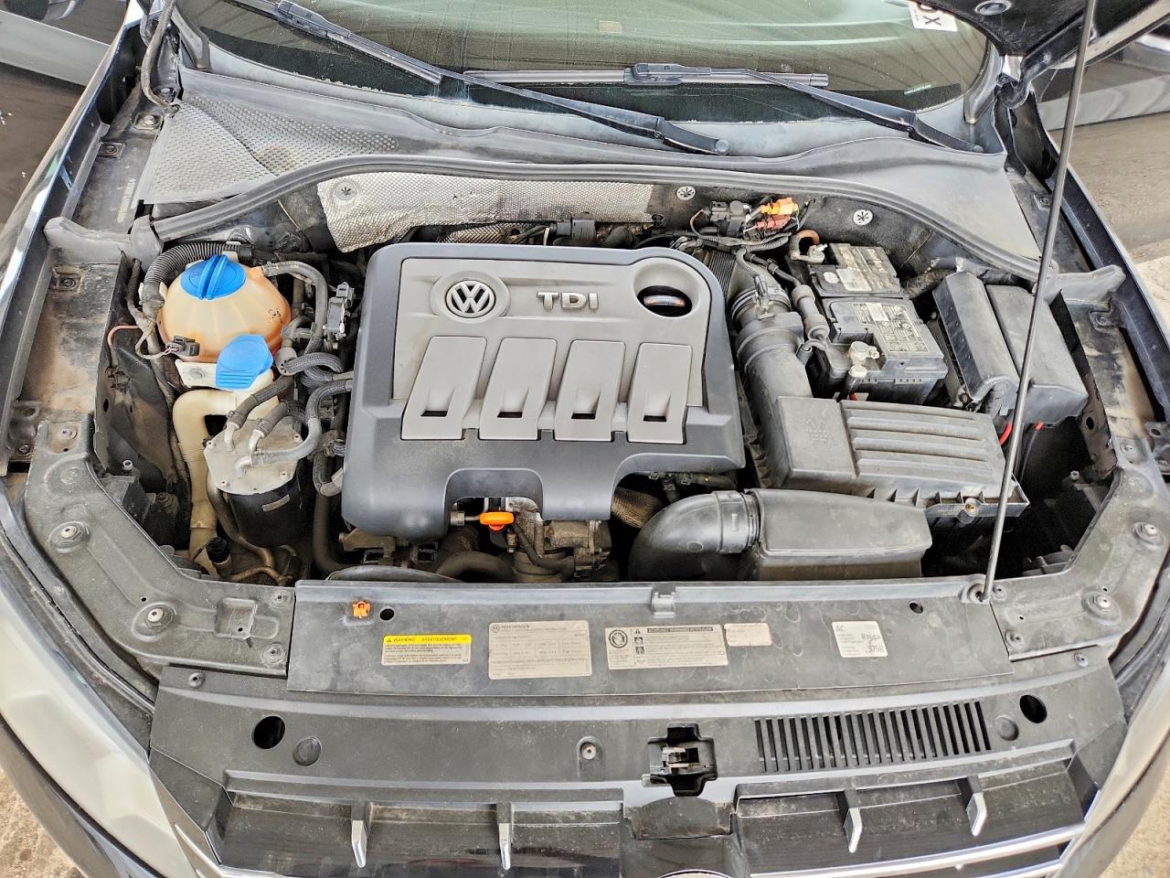 2013 VOLKSWAGEN PASSAT