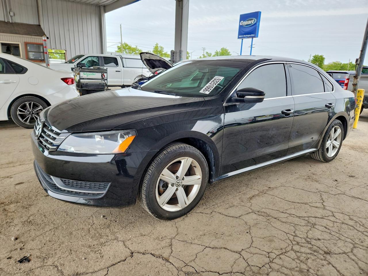 2013 VOLKSWAGEN PASSAT