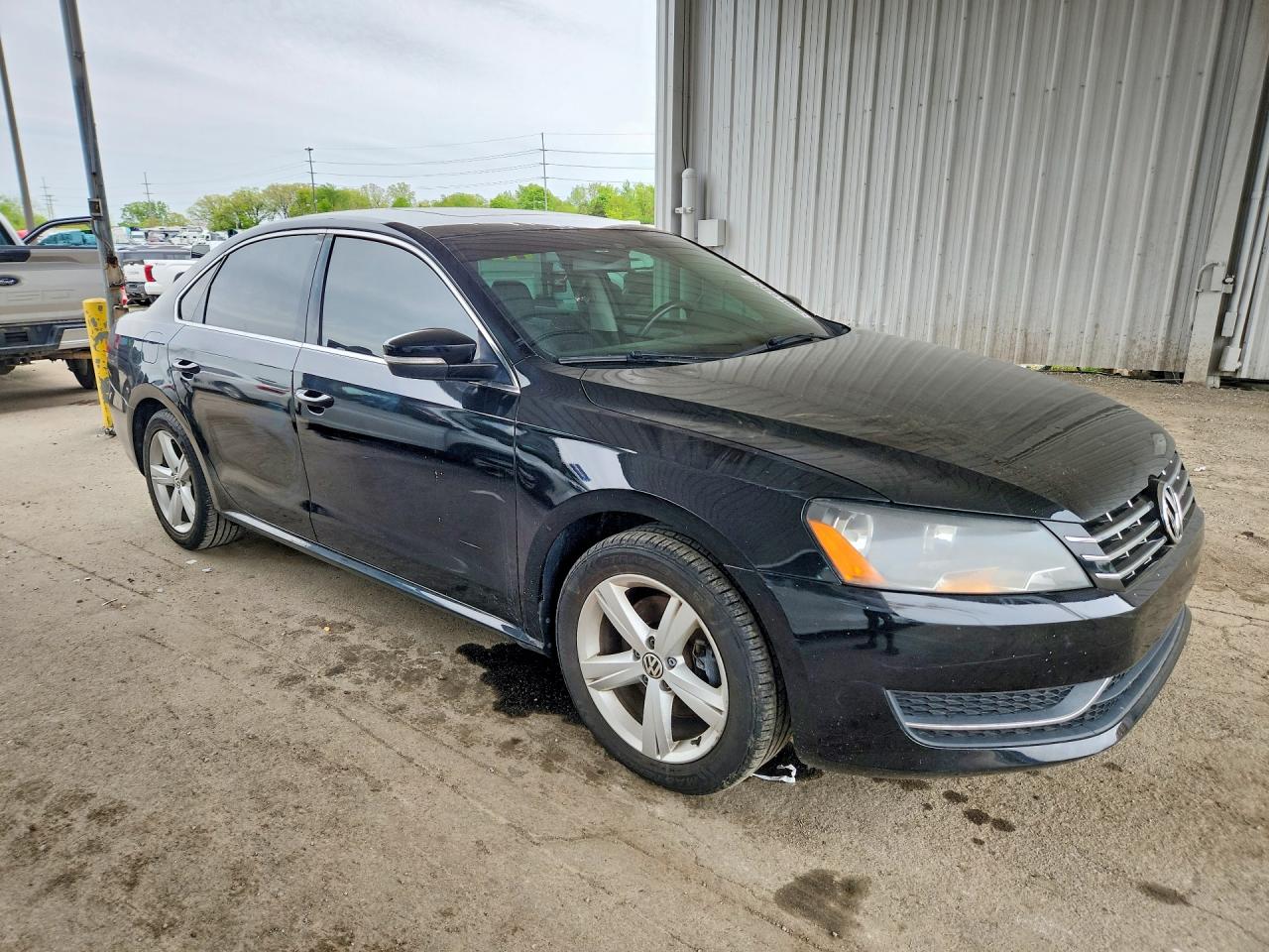 2013 VOLKSWAGEN PASSAT
