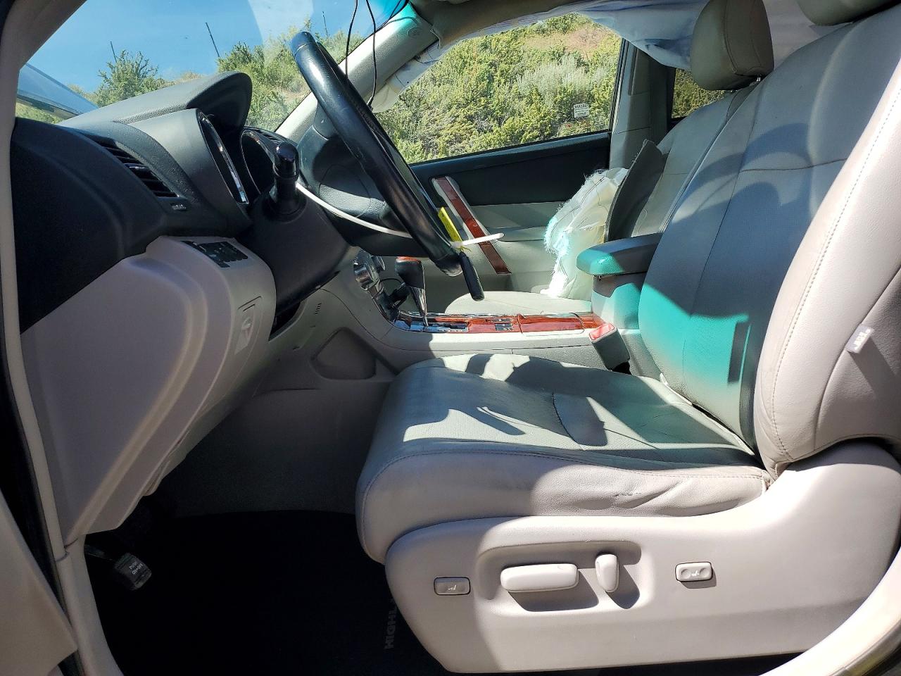 2011 TOYOTA HIGHLANDER