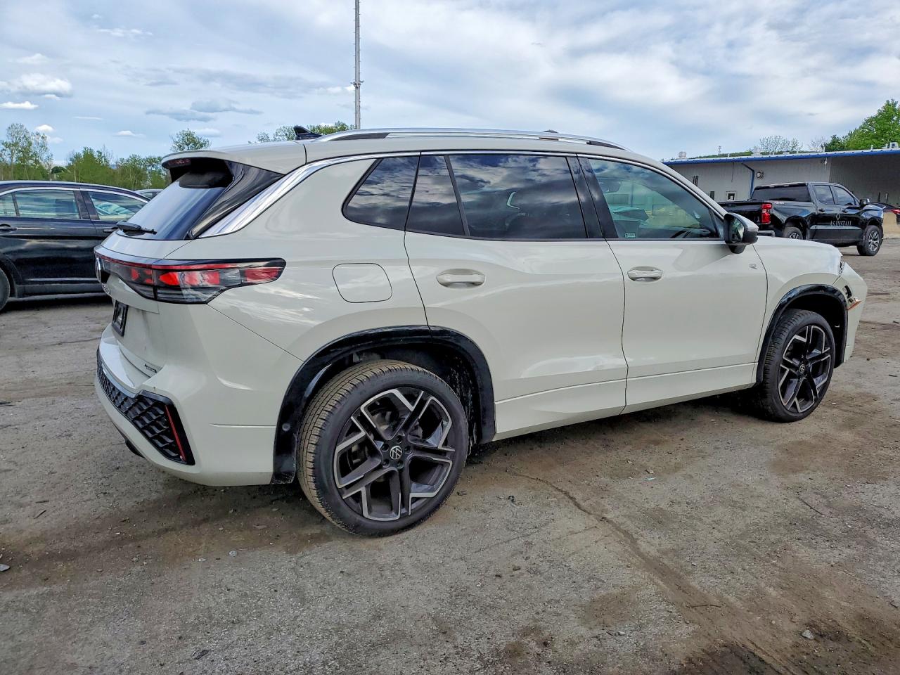 2025 VOLKSWAGEN TIGUAN