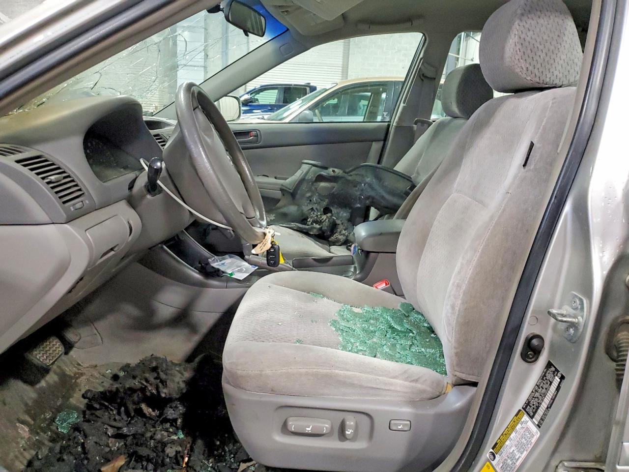 2004 TOYOTA CAMRY