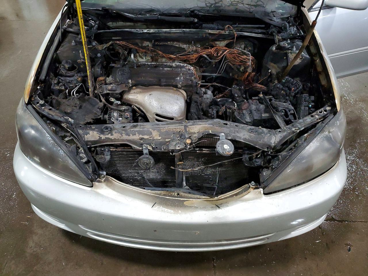 2004 TOYOTA CAMRY