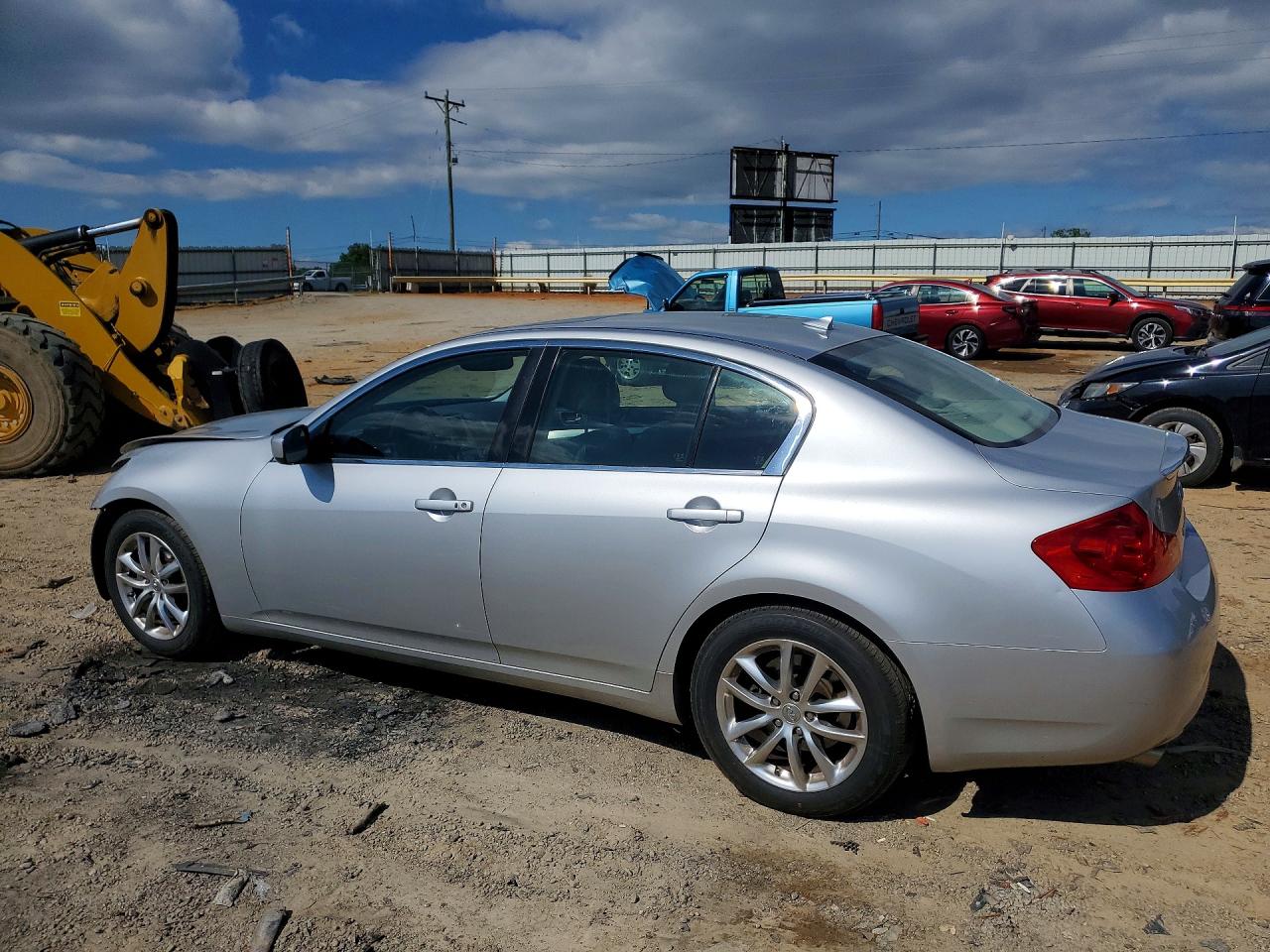 2009 INFINITI G37
