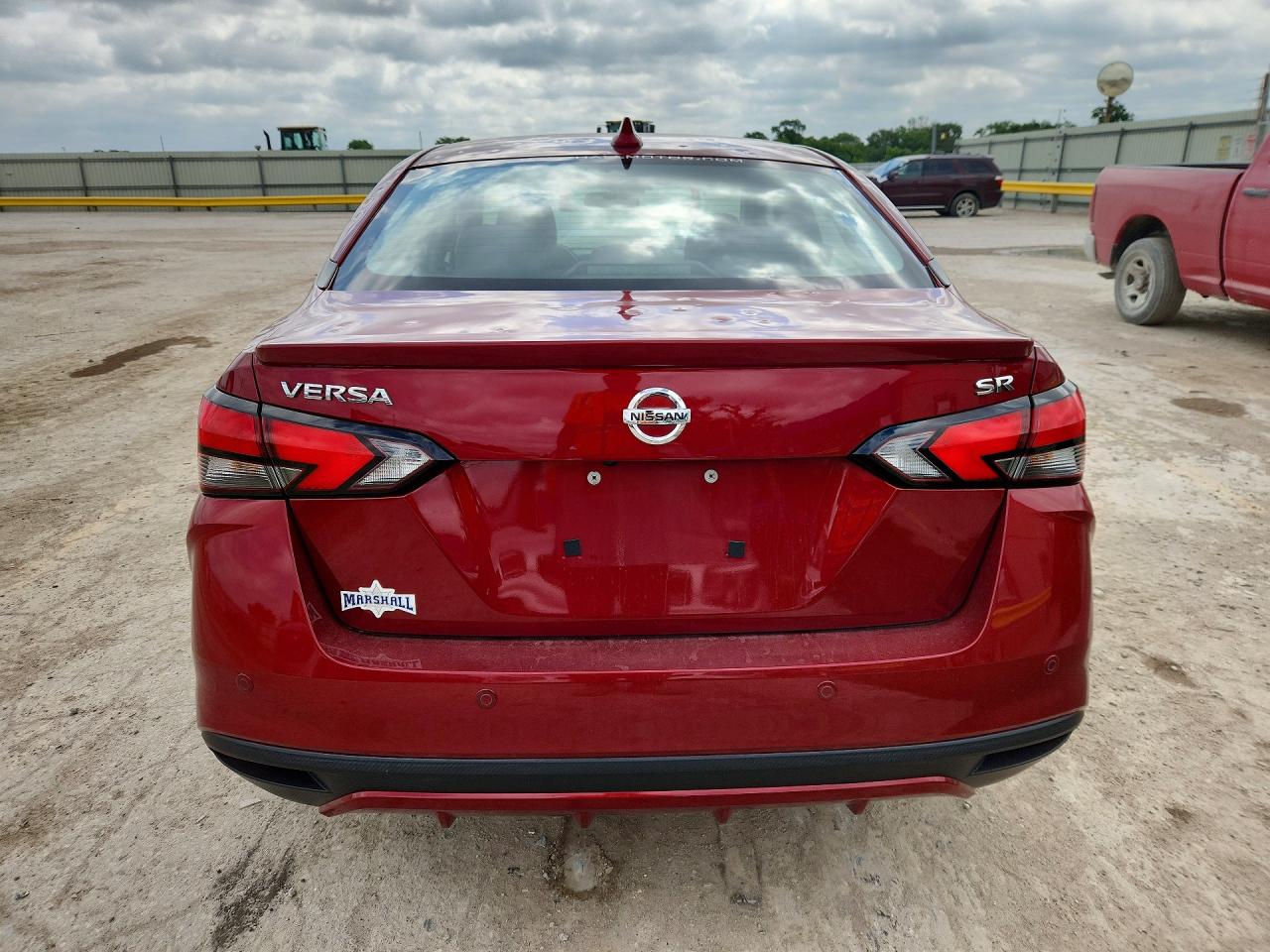 2021 NISSAN VERSA