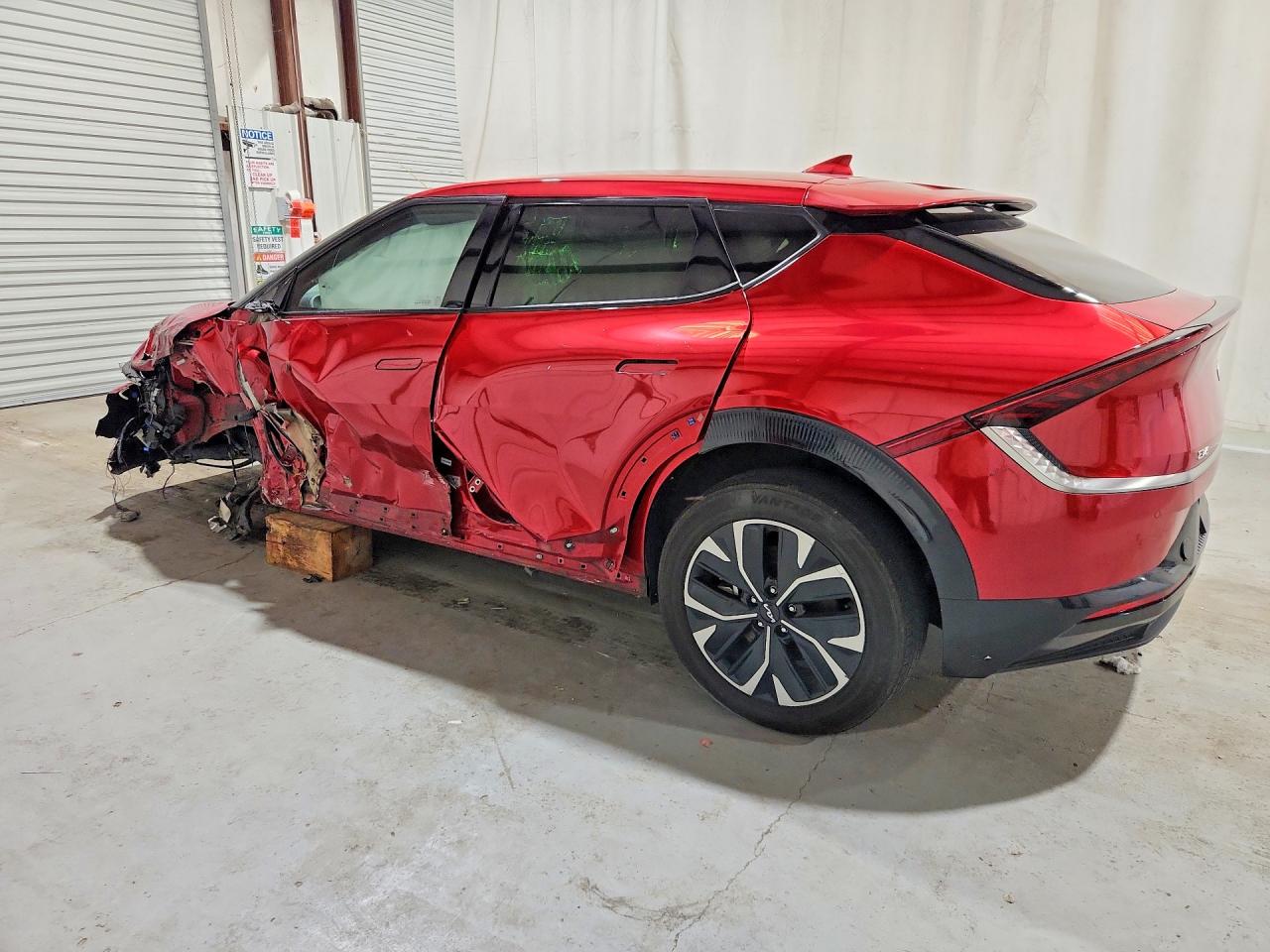 2023 KIA EV6 WIND
