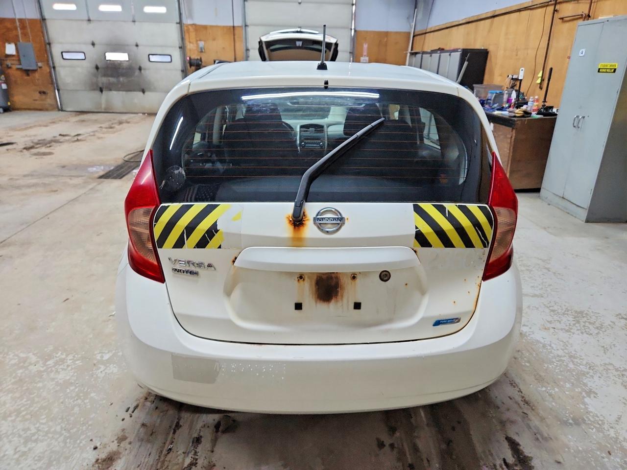 2016 NISSAN VERSA