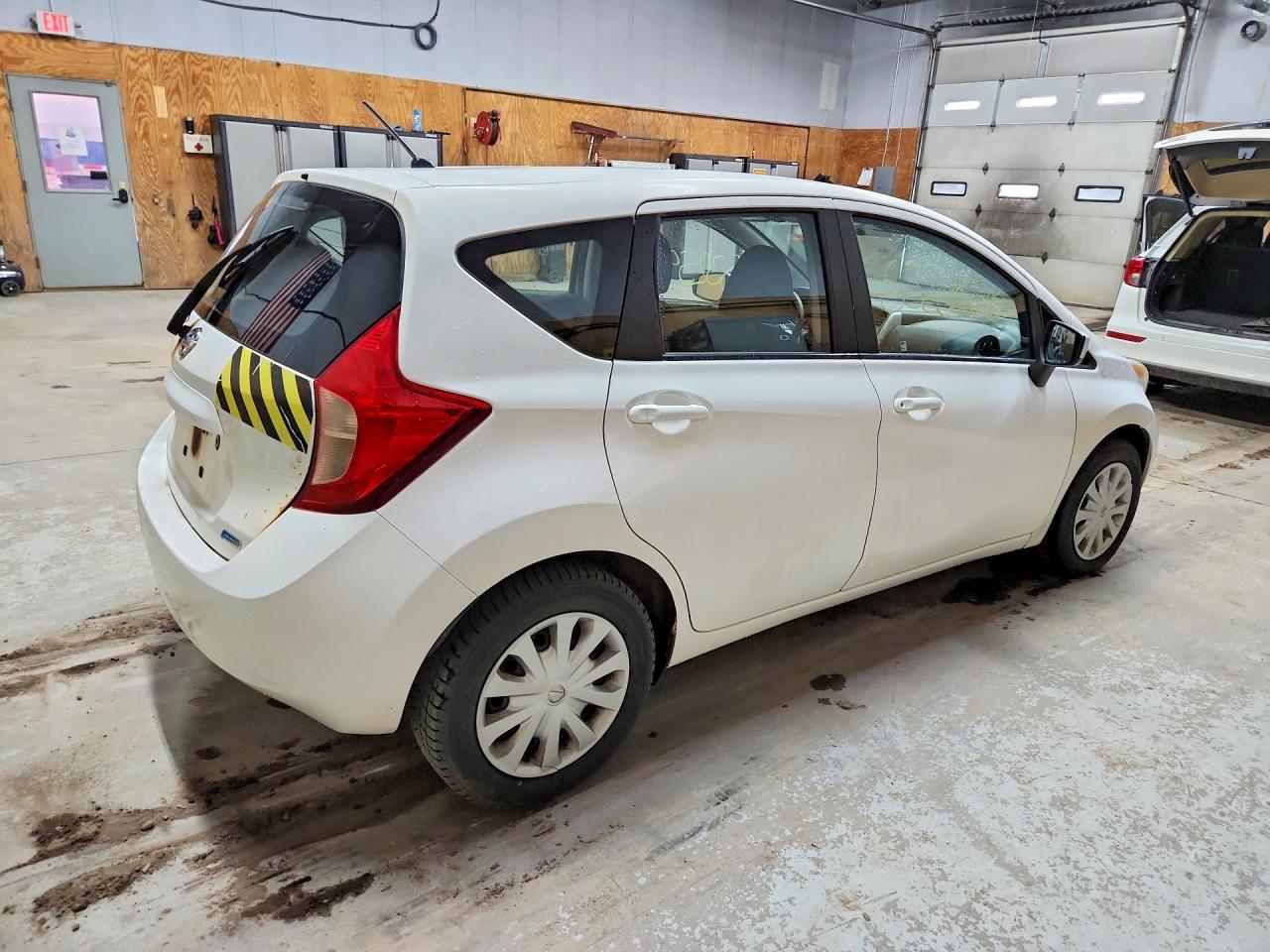 2016 NISSAN VERSA