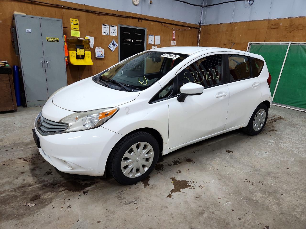 2016 NISSAN VERSA