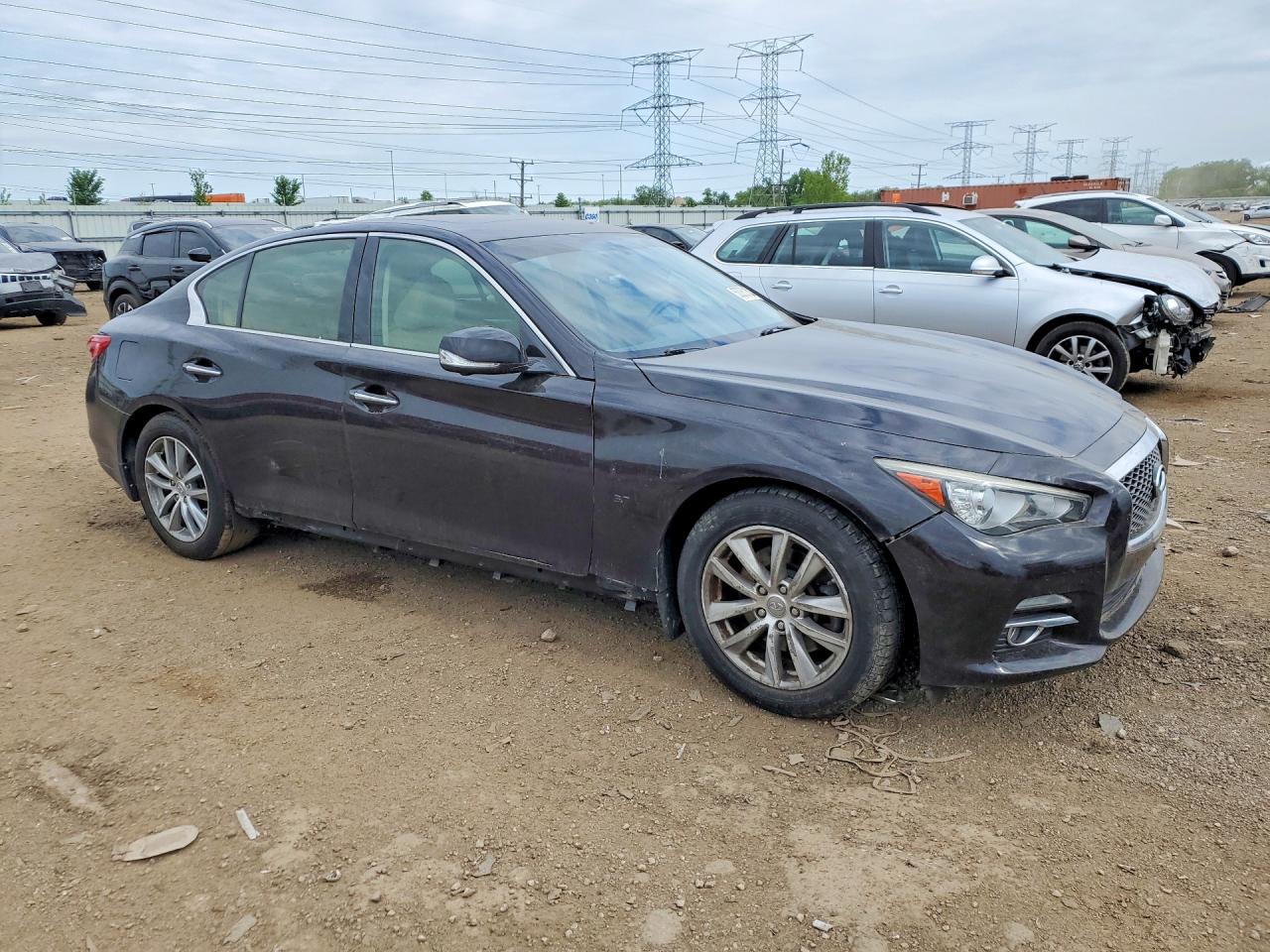 2015 INFINITI Q50