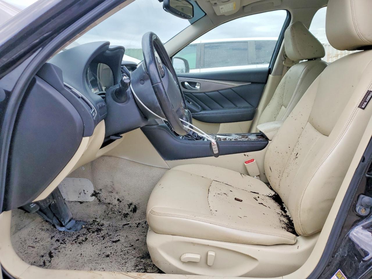 2015 INFINITI Q50