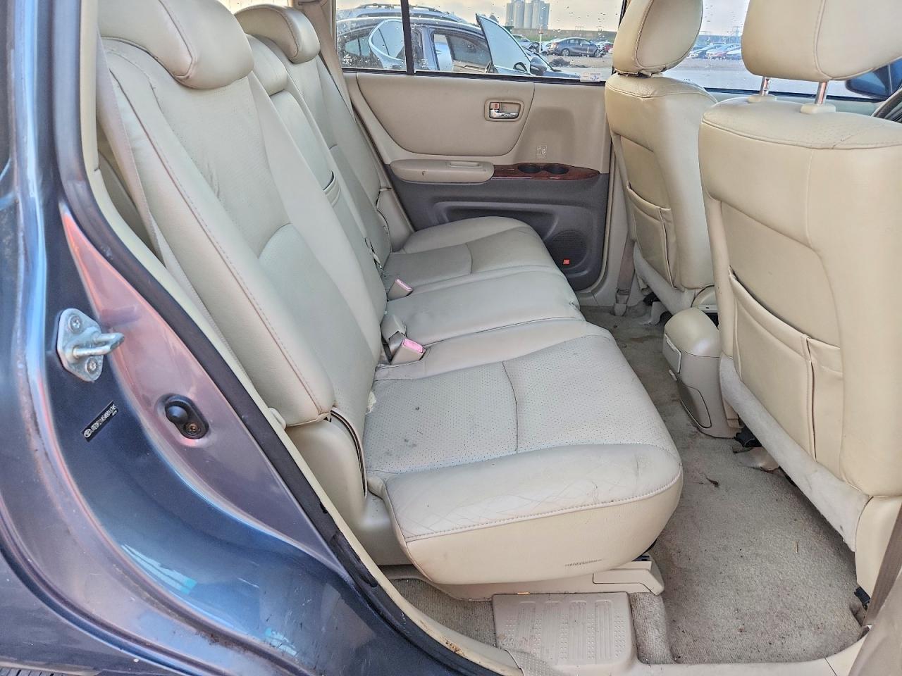 2004 TOYOTA HIGHLANDER