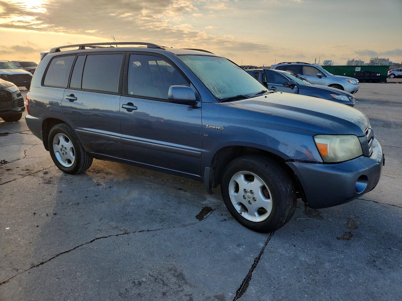 2004 TOYOTA HIGHLANDER