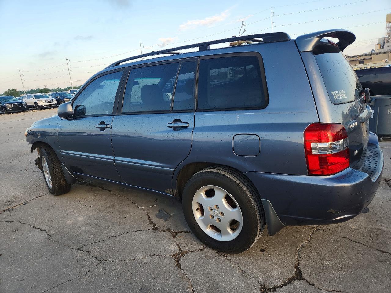 2004 TOYOTA HIGHLANDER