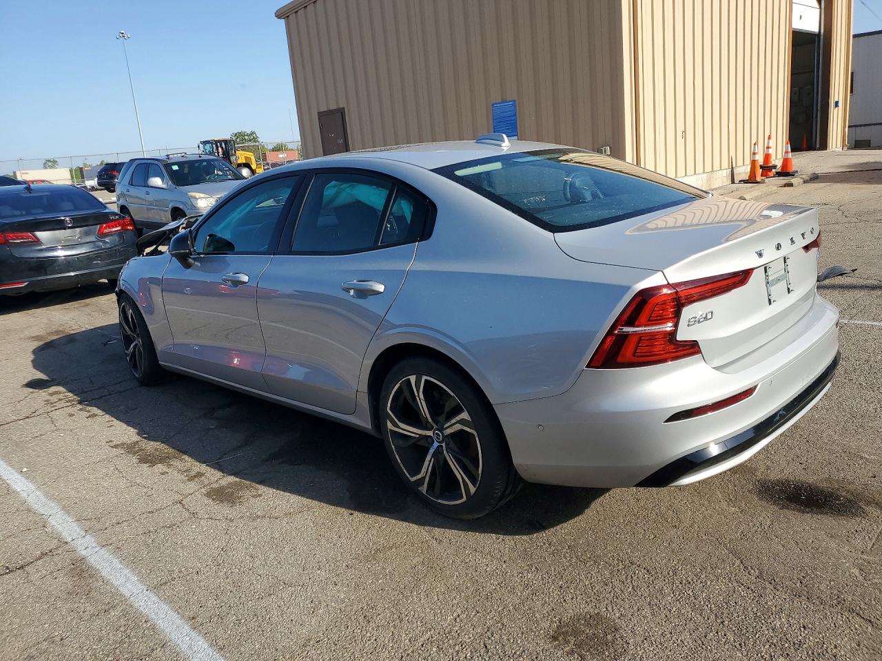 2024 VOLVO S60