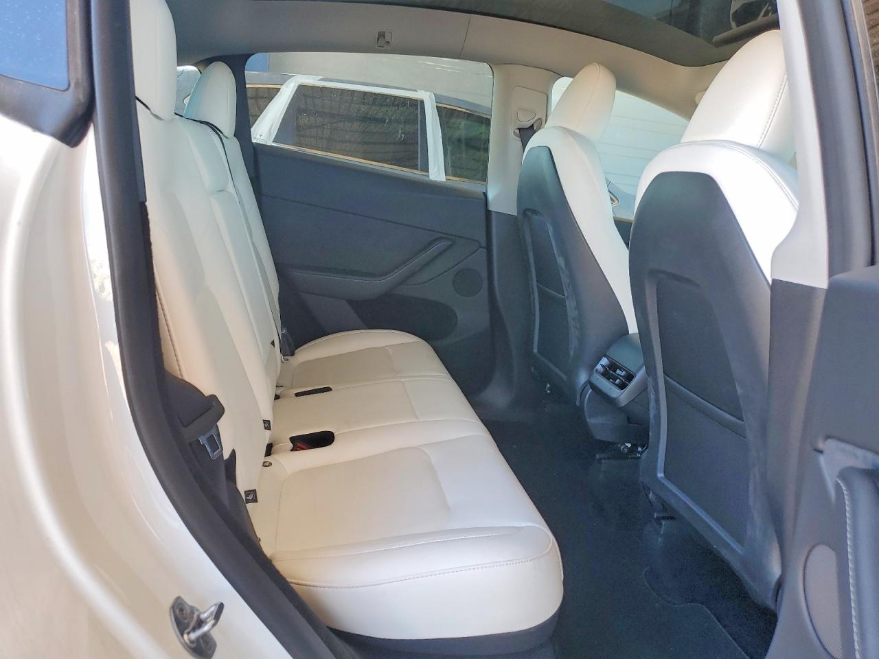 2025 TESLA MODEL Y
