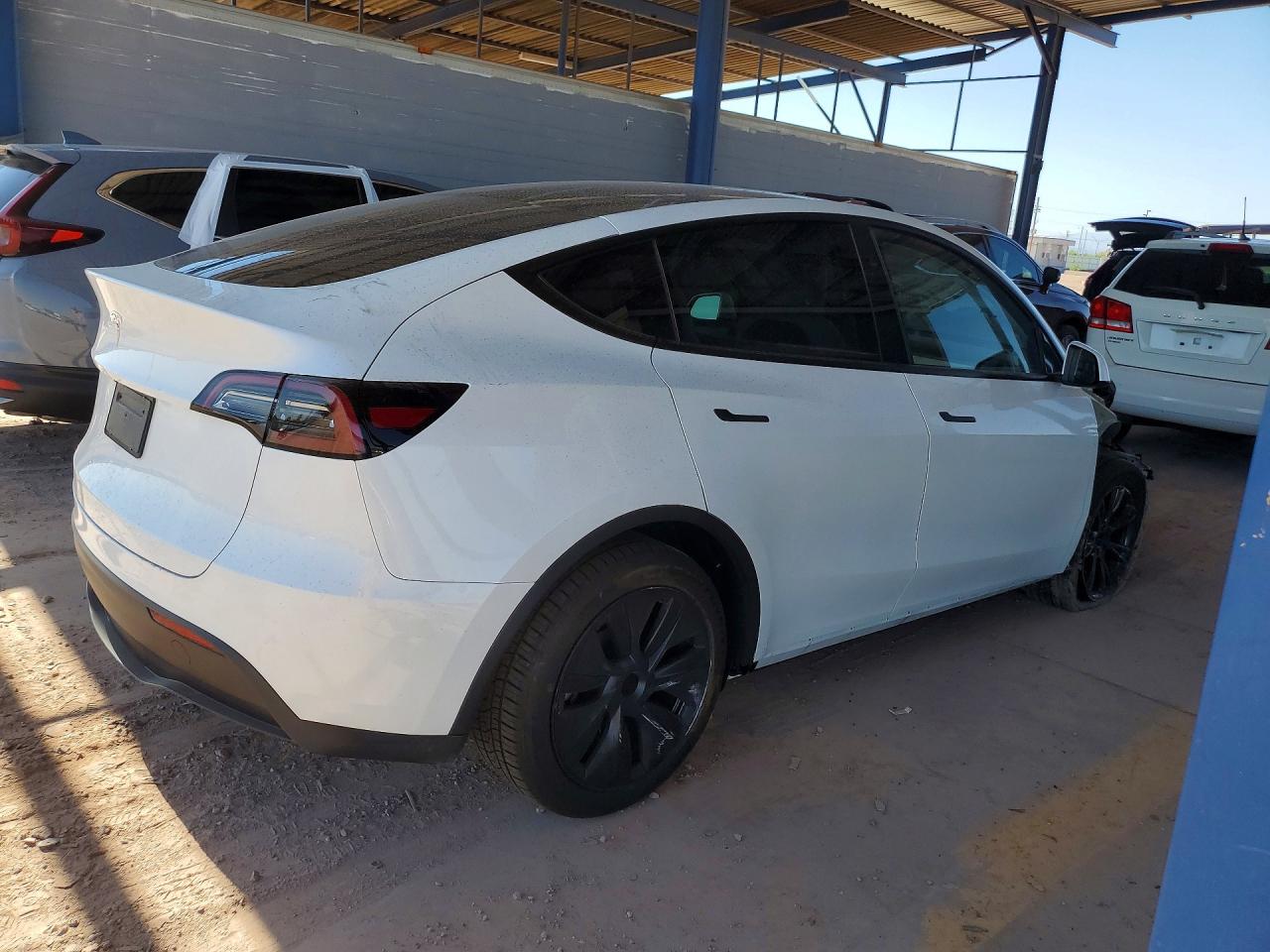 2025 TESLA MODEL Y