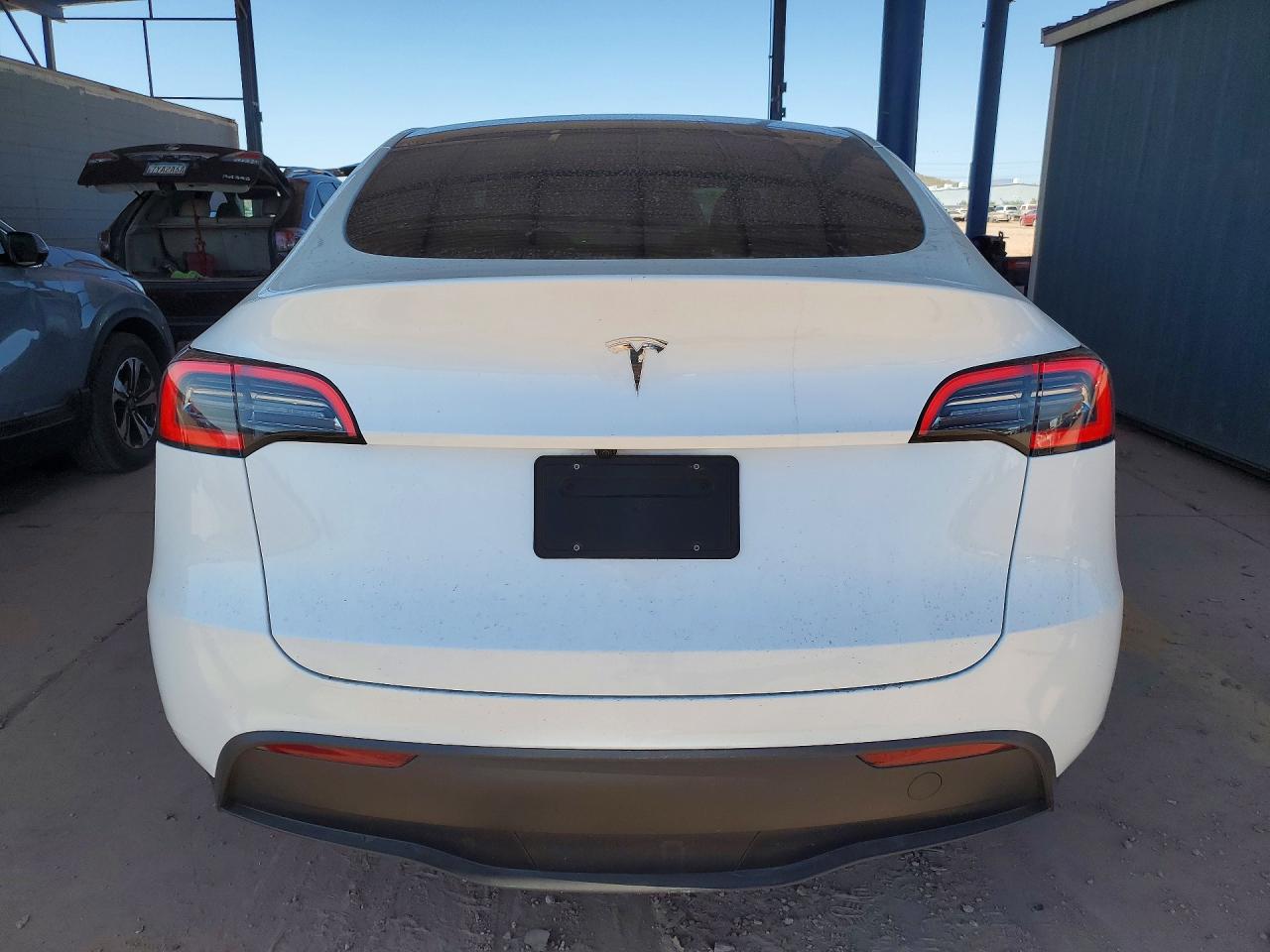 2025 TESLA MODEL Y