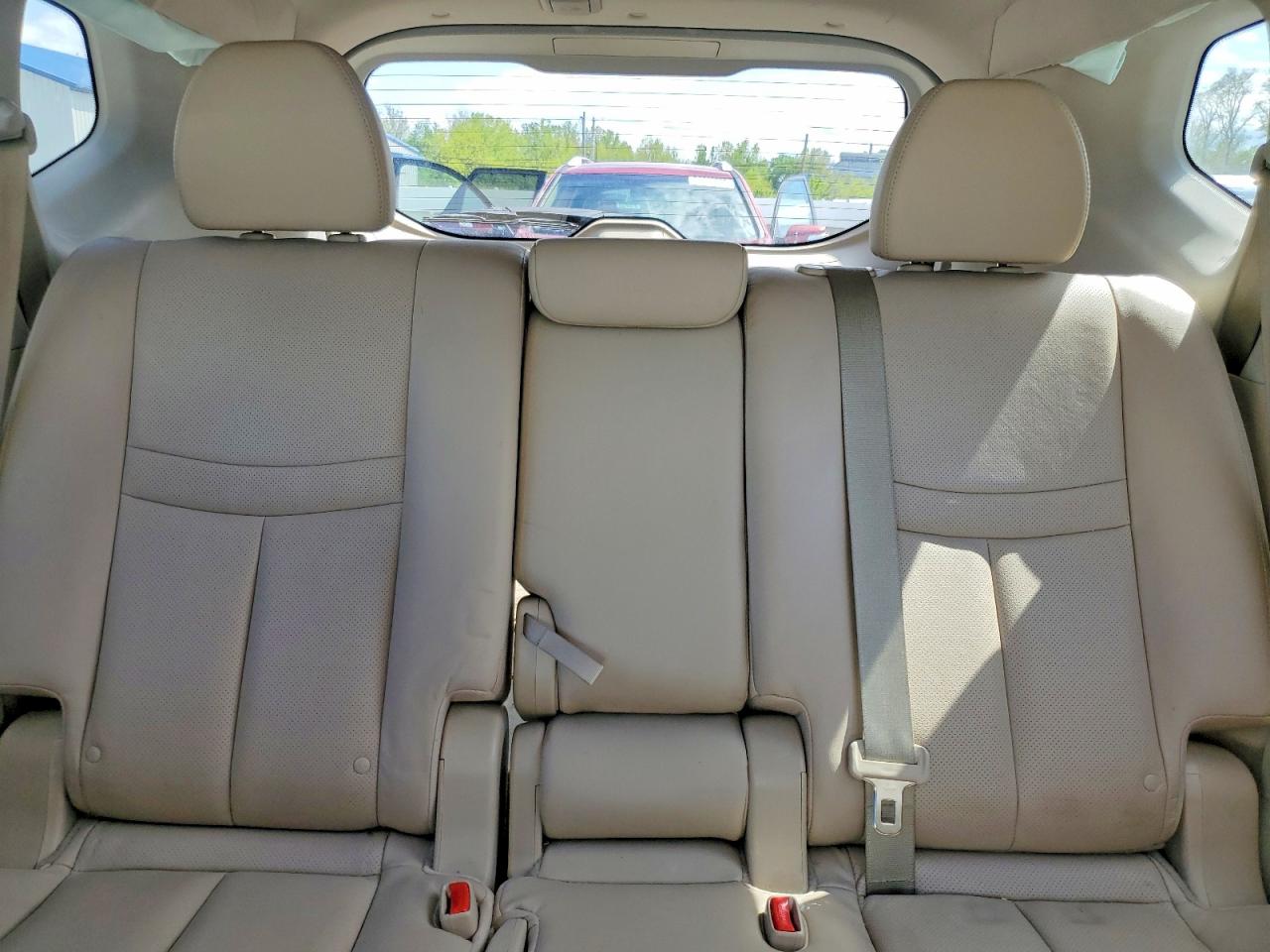 2015 NISSAN ROGUE