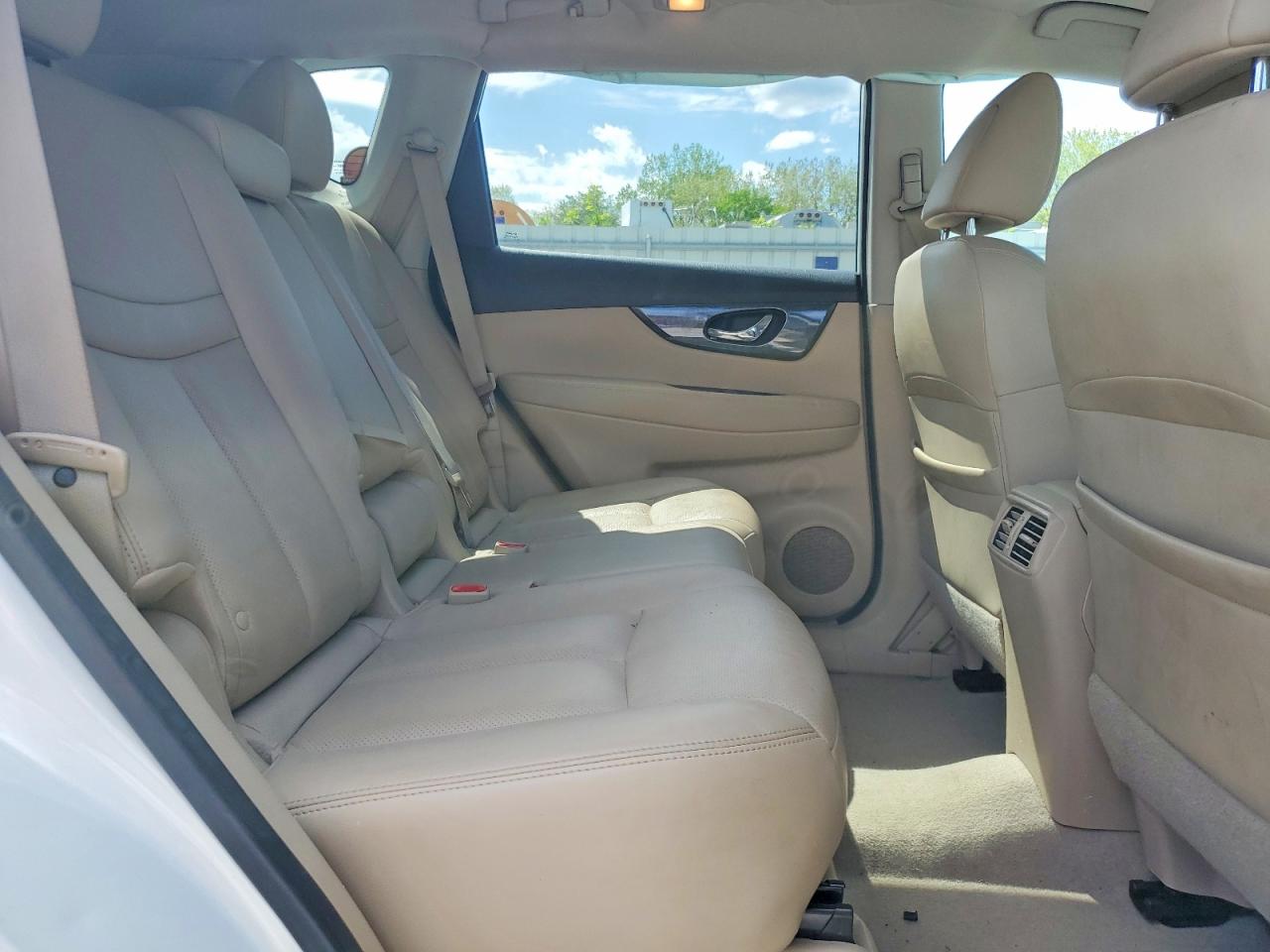 2015 NISSAN ROGUE