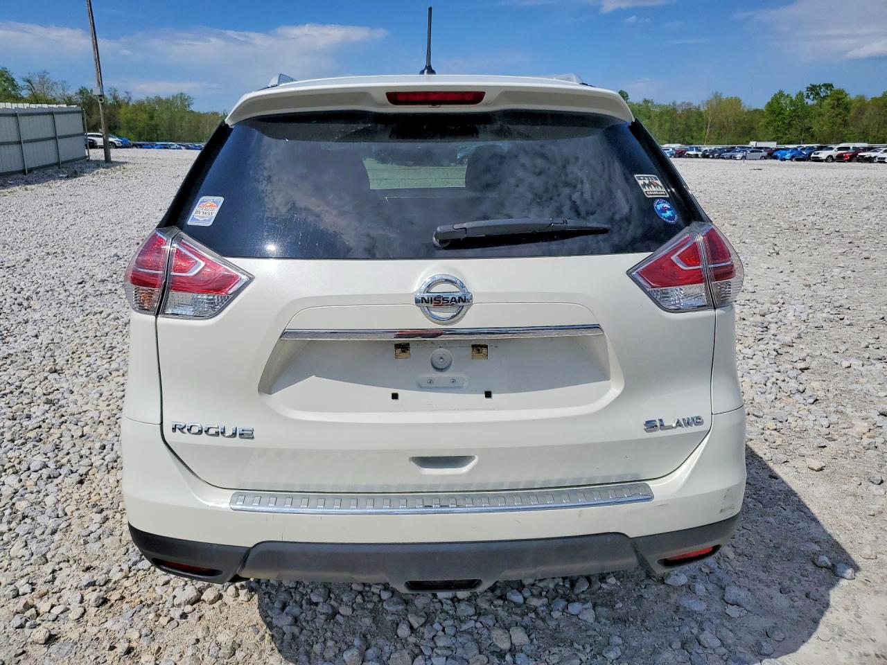 2015 NISSAN ROGUE